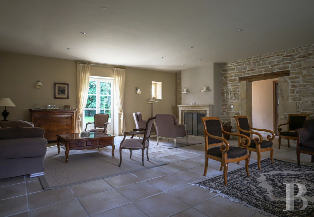 A chateau affiliated with Burgundy's greatest vineyards and permaculture to the south of Beaune - photo  n°17